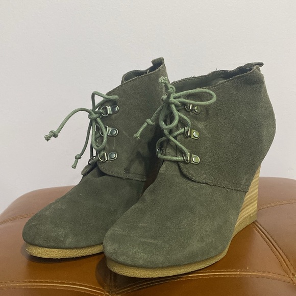 Express Gray Leather Suede Wedge Ankle Lace Up Boots Women's Shoes Size 8M ! - Picture 2 of 12